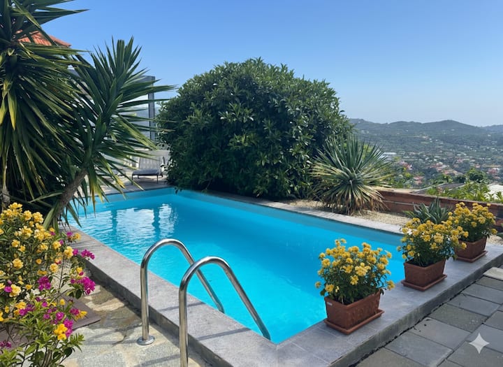 Villa With Pool And Terrace Sea View | V02 - Imperia