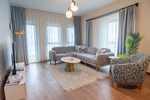 New Modern Apt 3bedrooms-2bathrooms- pool & gym
