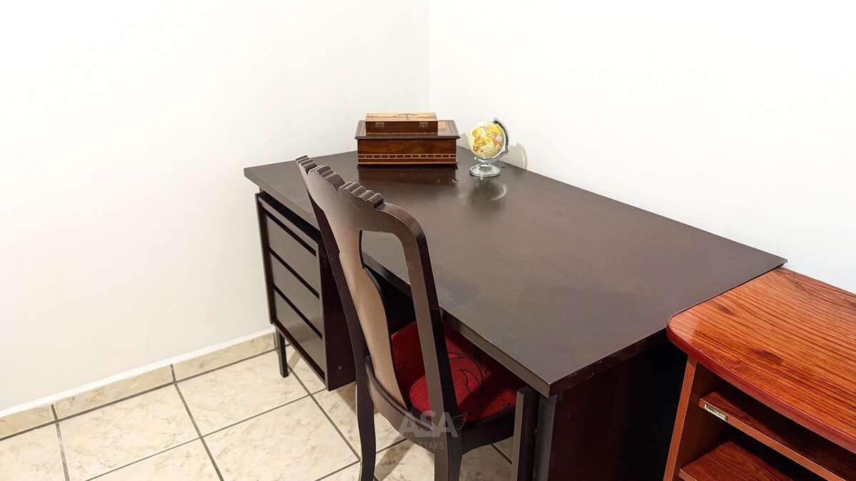 Dormitorio, sala de reuniones y conferencias