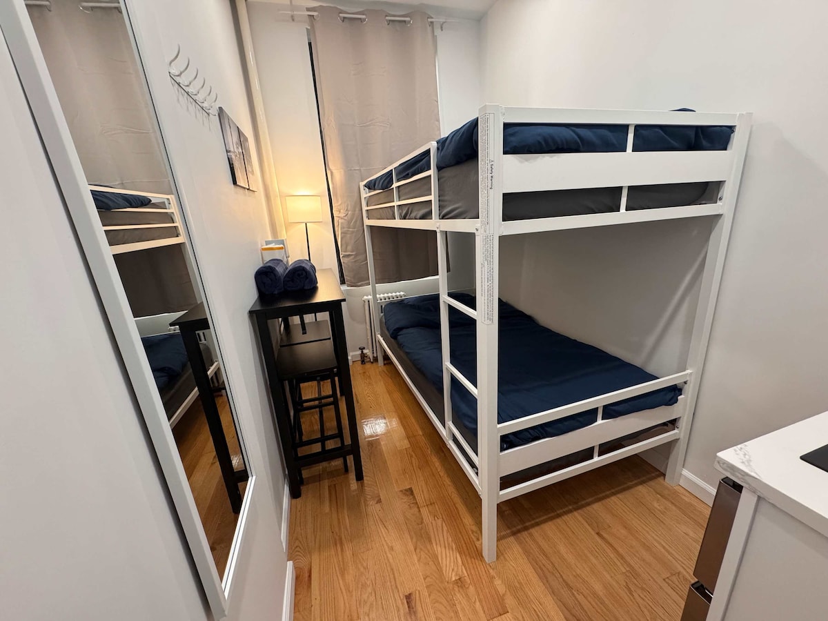 Popular Airbnb listing: Room with Kitchen in Chelsea 1, Shared Bathroom in Chelsea Hudson Yards