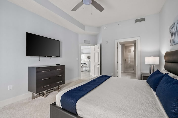 ملاذ نظيف ومنعش ومريح للاسترخاء بعد استكشاف كل ما تقدمه أورلاندو.