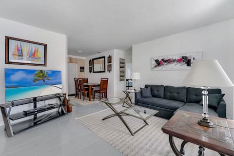 Popular Airbnb listing: Modern 3BR Home, Sleeps 6, Minutes from DT Miami in Hadley Park