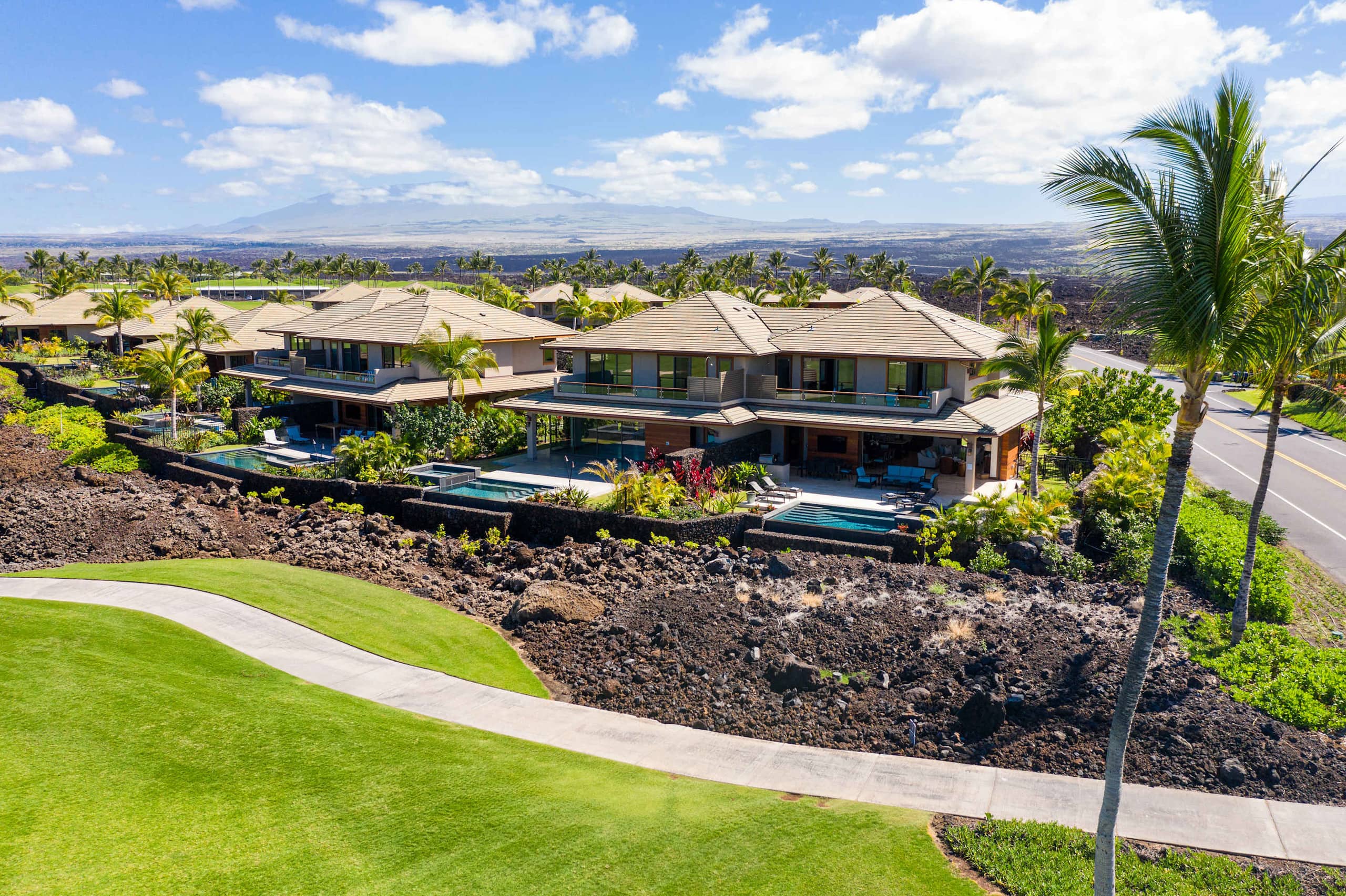 Home in Waimea · ★5.0 · 4 bedrooms · 5 beds · 4.5 baths - Image 2