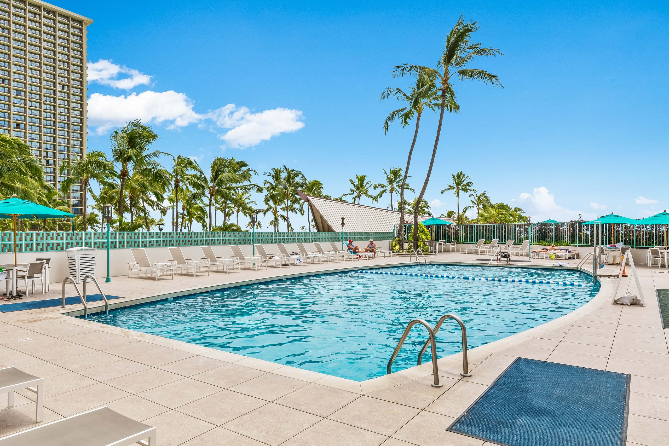 Condo in Honolulu · ★4.88 · 1 bedroom · 1 bed · 1 private bath - Image 32