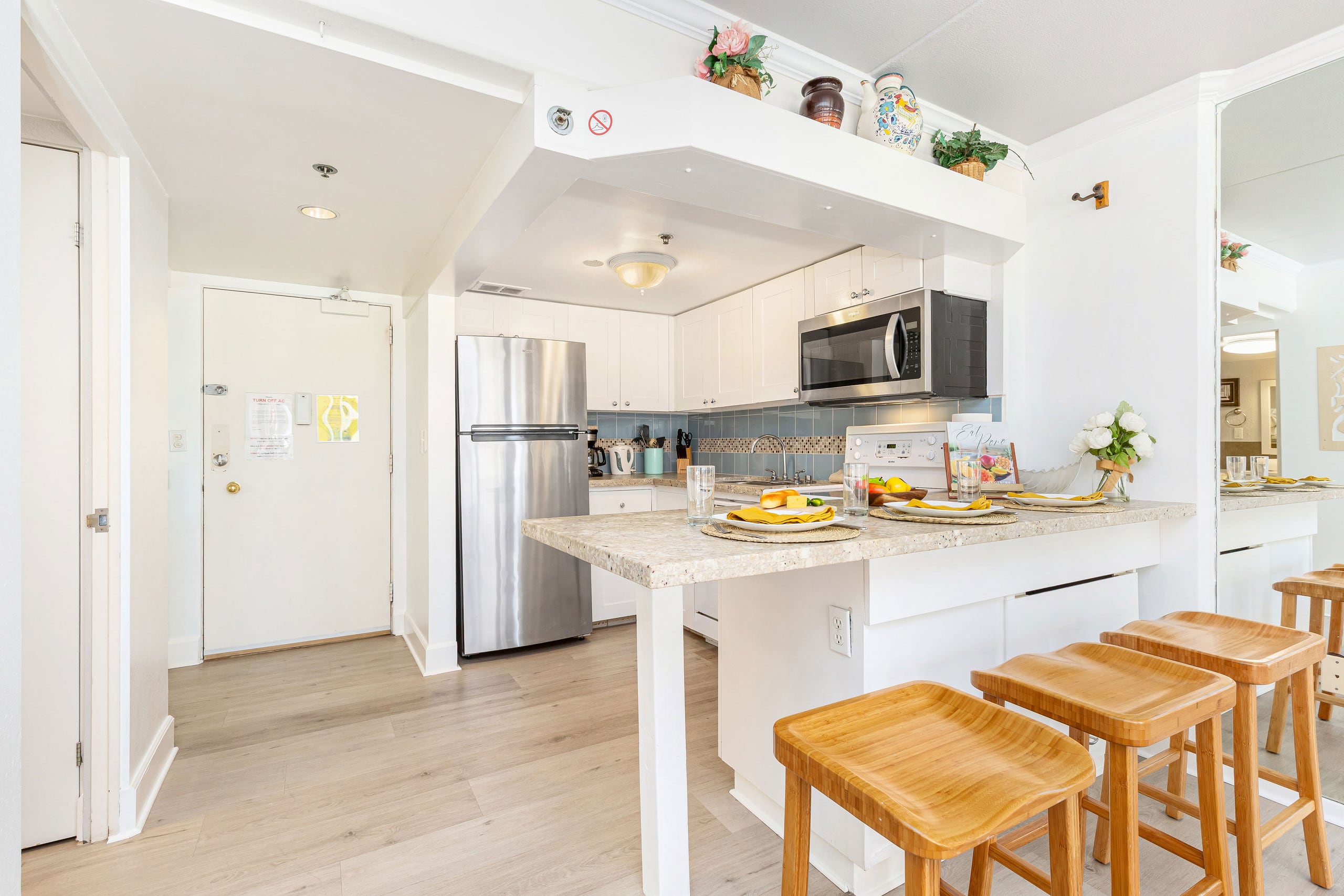 Condo in Honolulu · ★4.88 · 1 bedroom · 1 bed · 1 private bath - Image 15