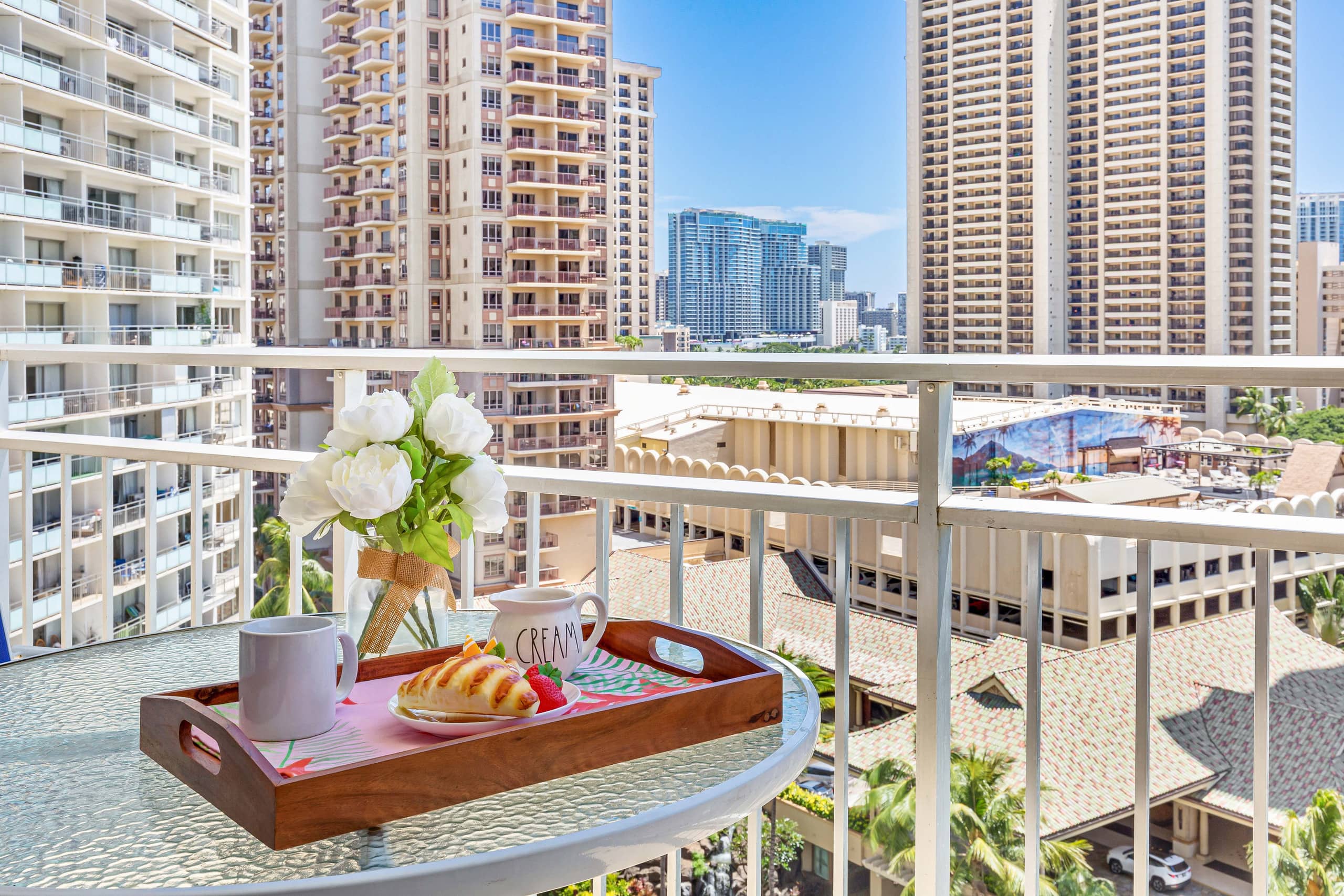 Condo in Honolulu · ★4.88 · 1 bedroom · 1 bed · 1 private bath - Image 27