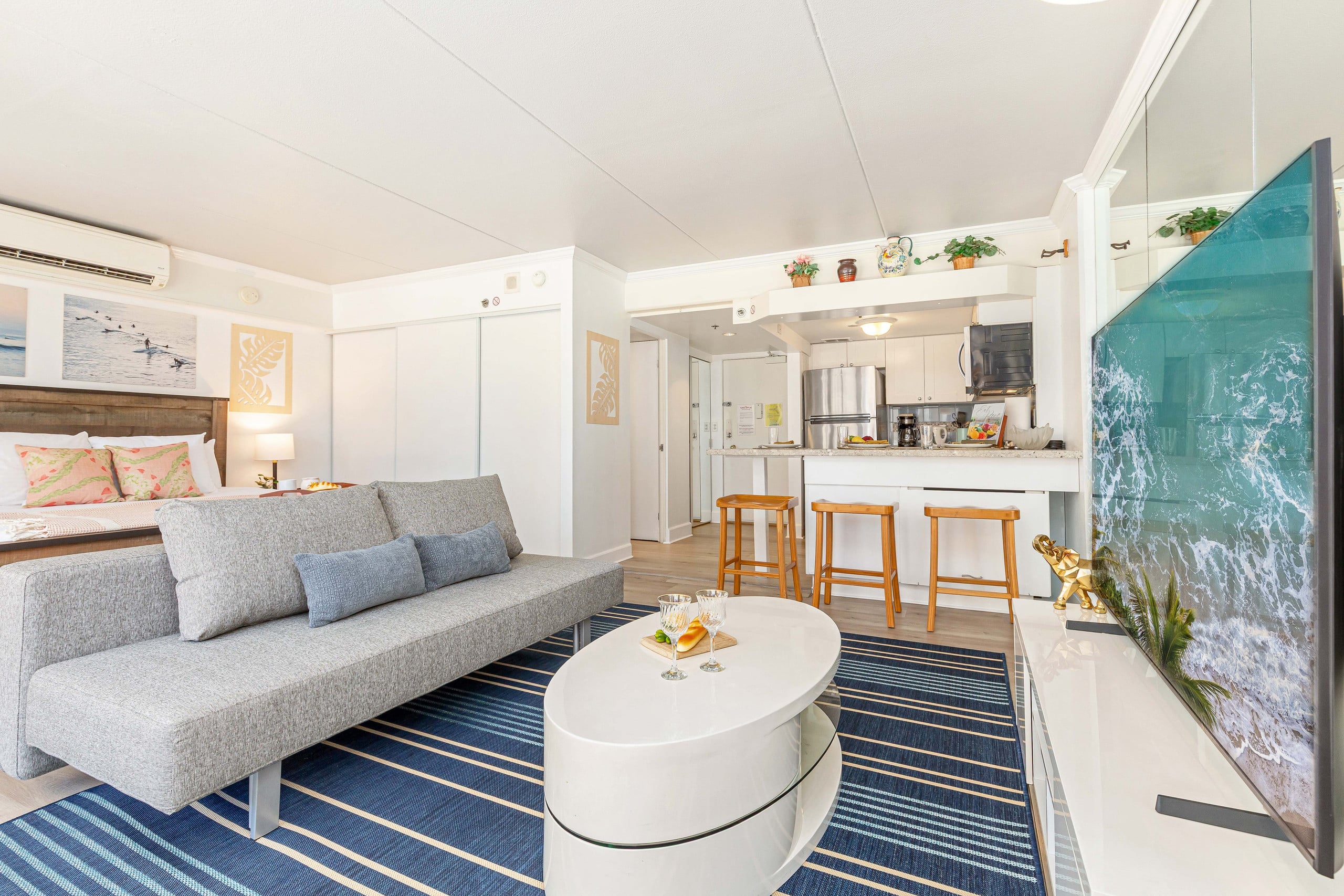 Condo in Honolulu · ★4.88 · 1 bedroom · 1 bed · 1 private bath - Image 5