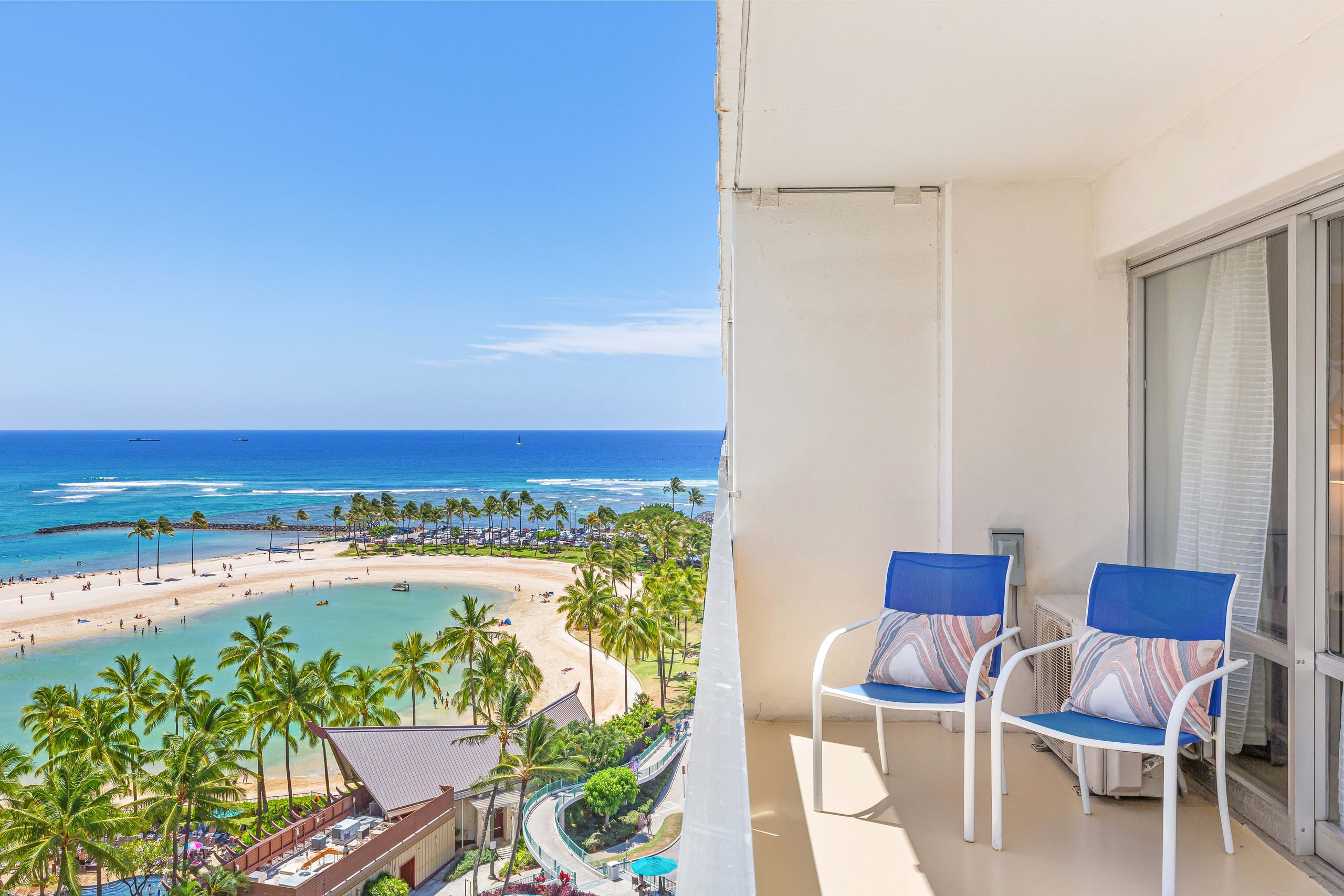 Condo in Honolulu · ★4.88 · 1 bedroom · 1 bed · 1 private bath - Image 26
