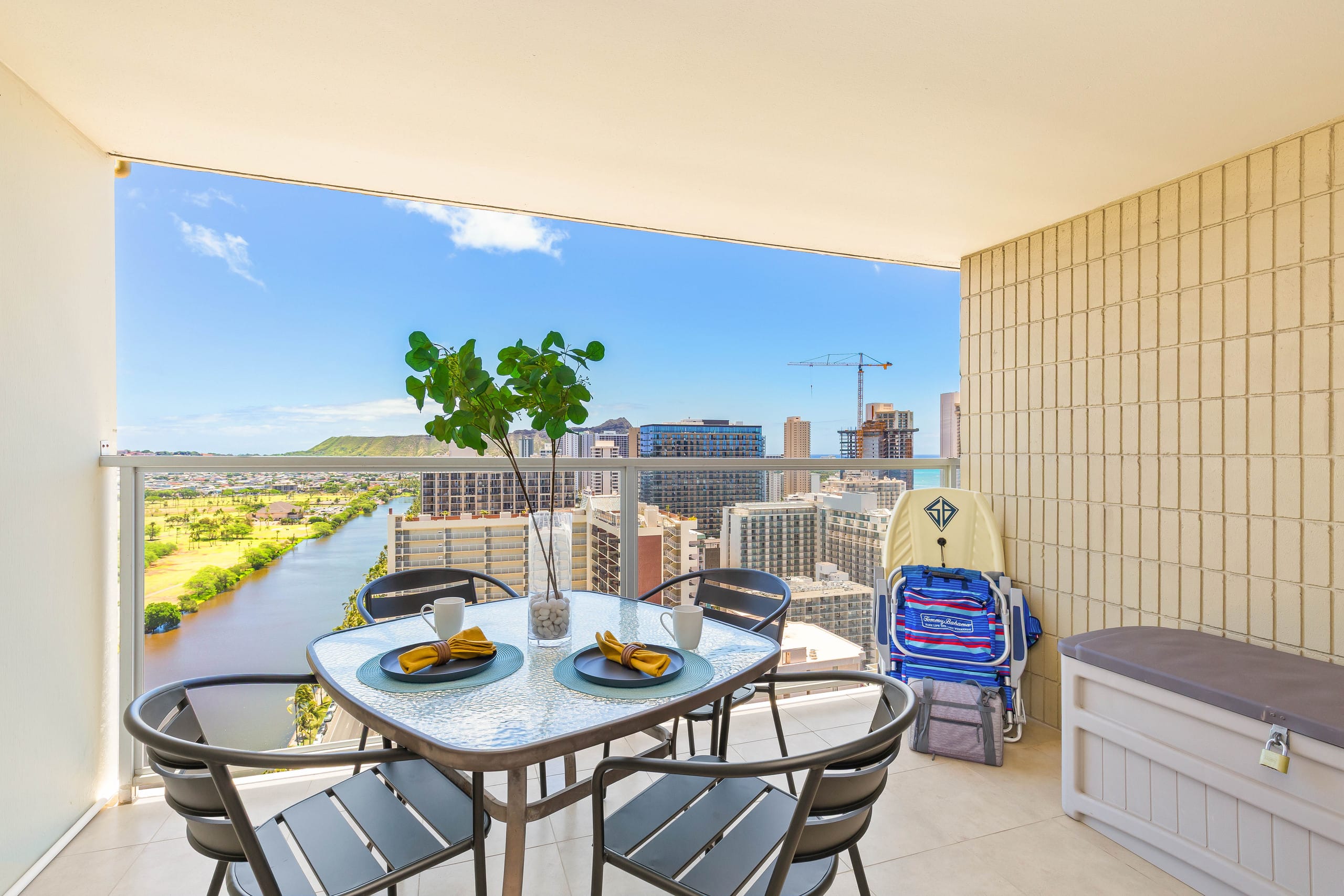 Condo in Honolulu · ★5.0 · 1 bedroom · 2 beds · 1 private bath - Image 21