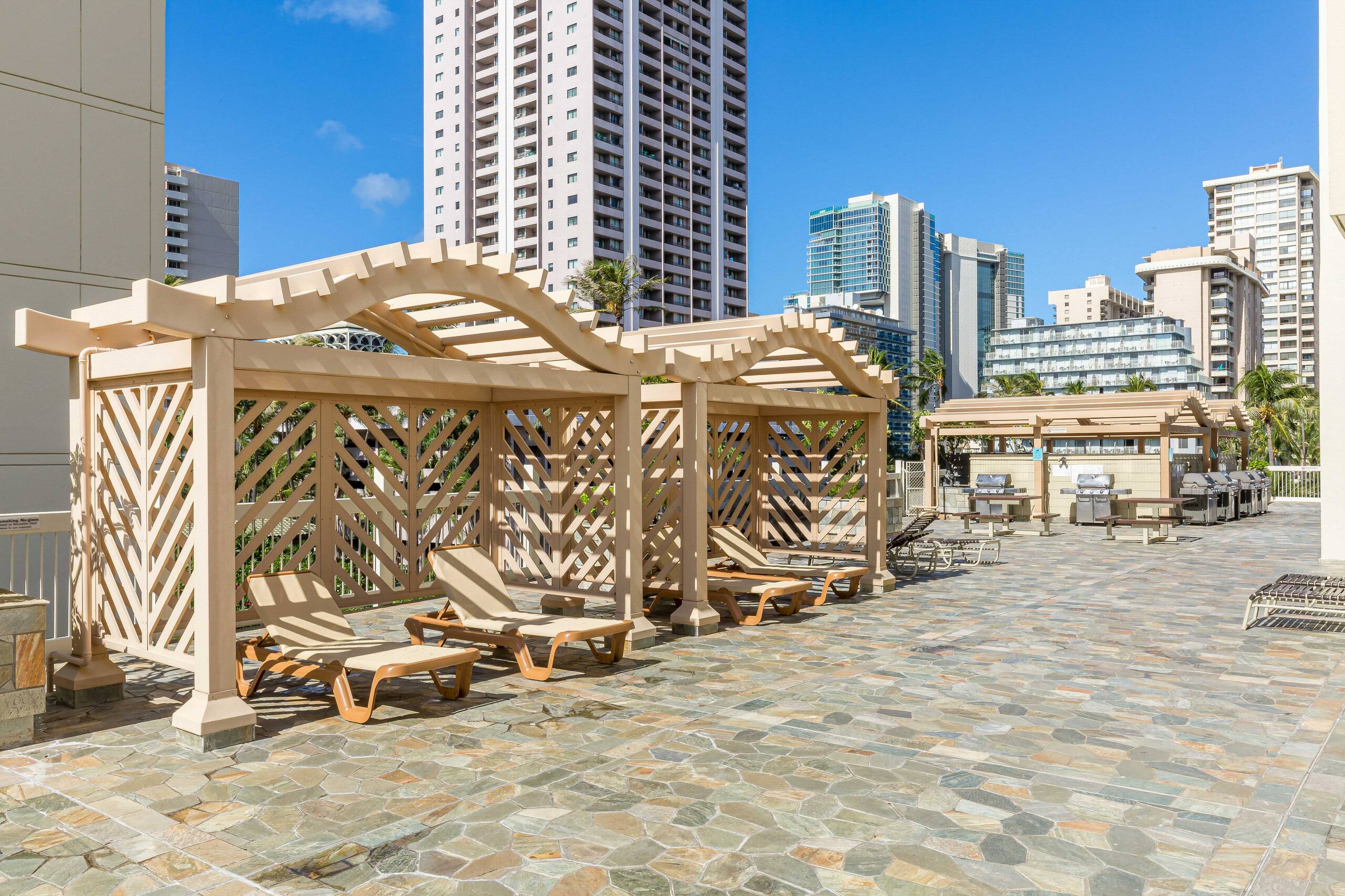 Condo in Honolulu · ★5.0 · 1 bedroom · 2 beds · 1 private bath - Image 31