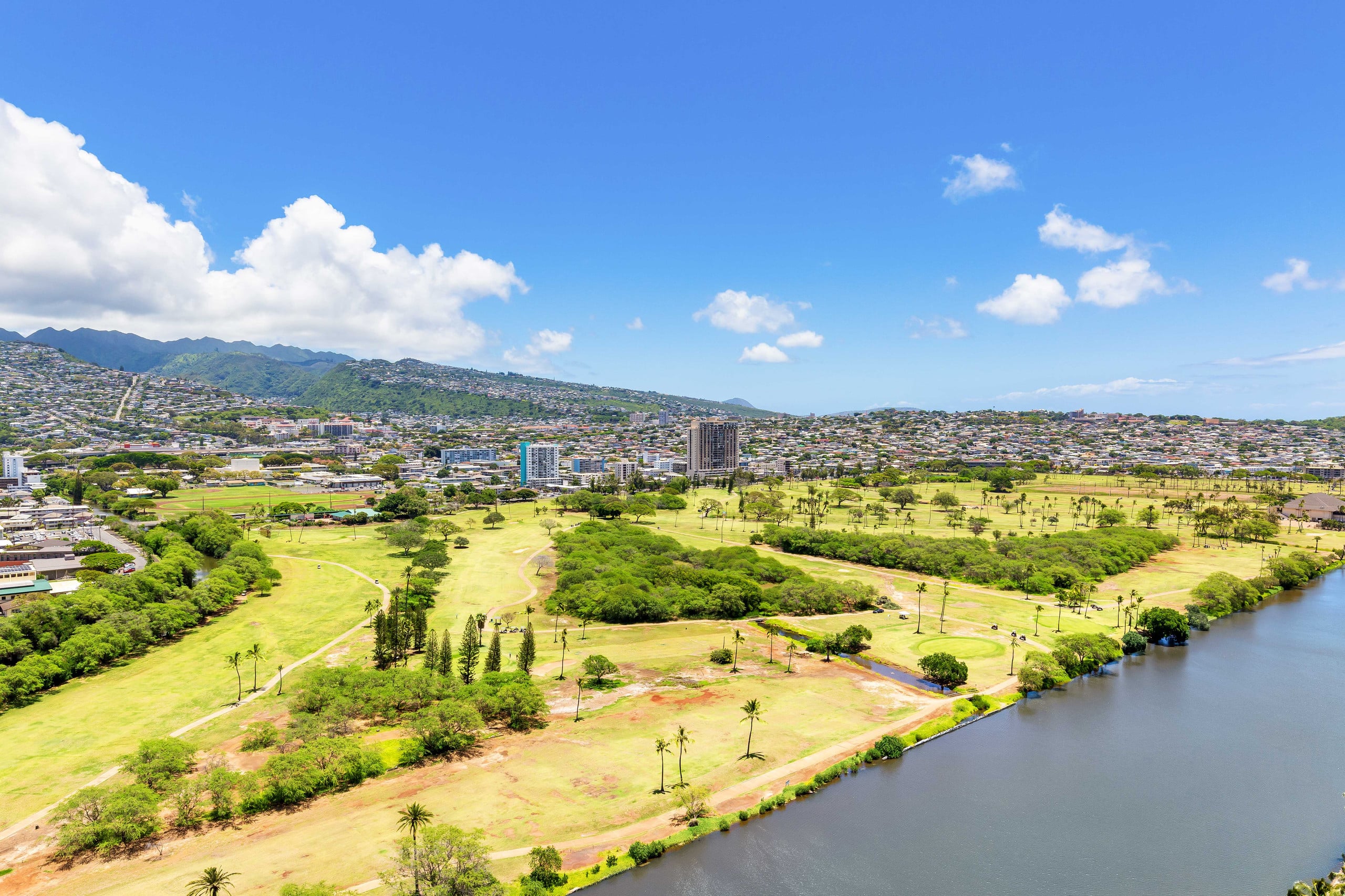 Condo in Honolulu · ★5.0 · 1 bedroom · 2 beds · 1 private bath - Image 29