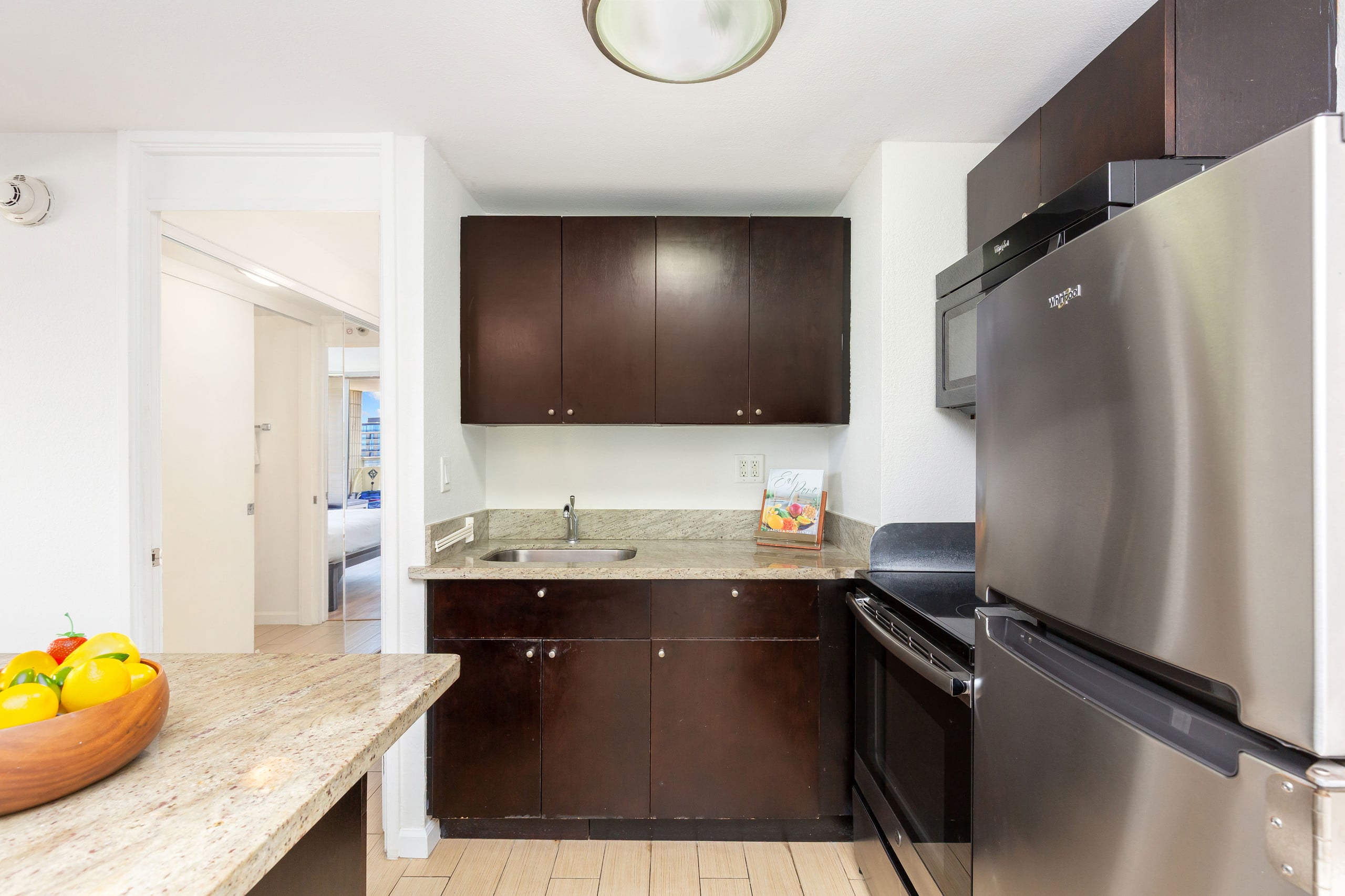 Condo in Honolulu · ★5.0 · 1 bedroom · 2 beds · 1 private bath - Image 10