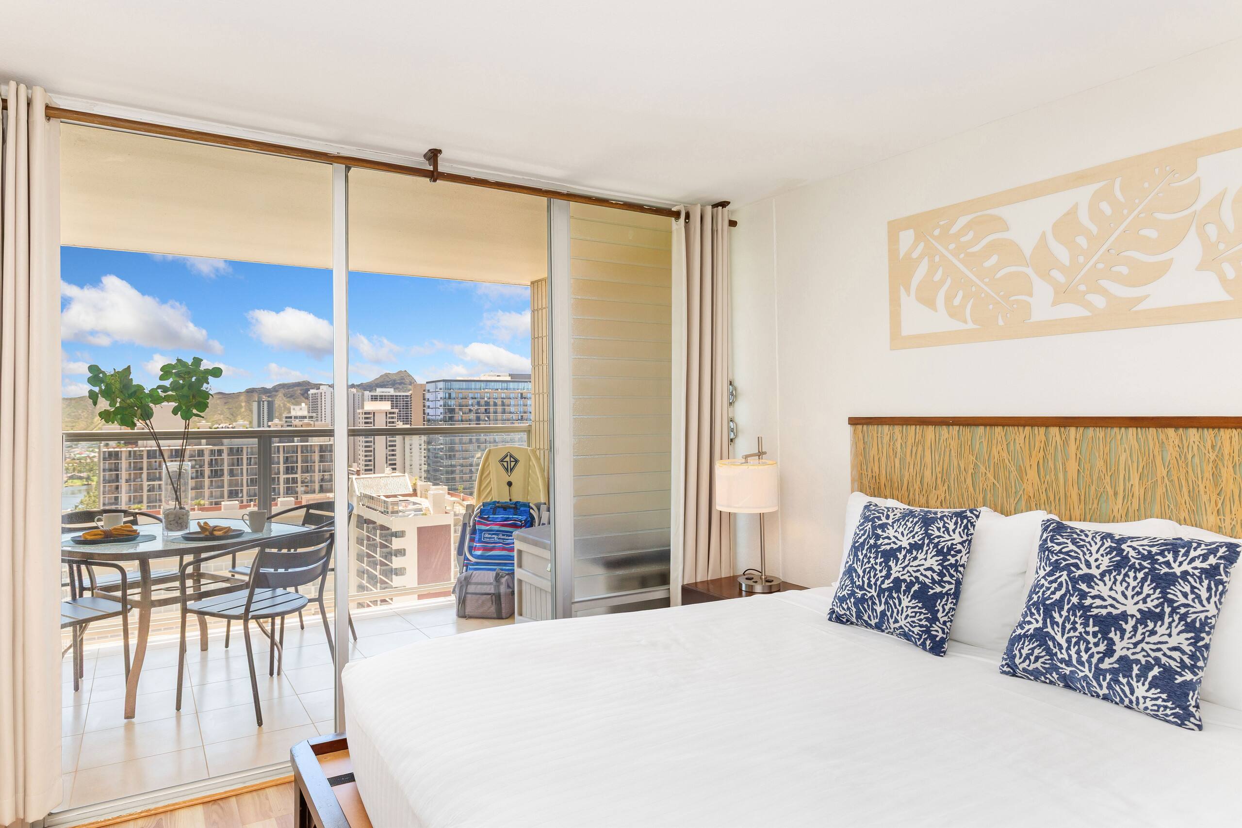 Condo in Honolulu · ★5.0 · 1 bedroom · 2 beds · 1 private bath - Image 15