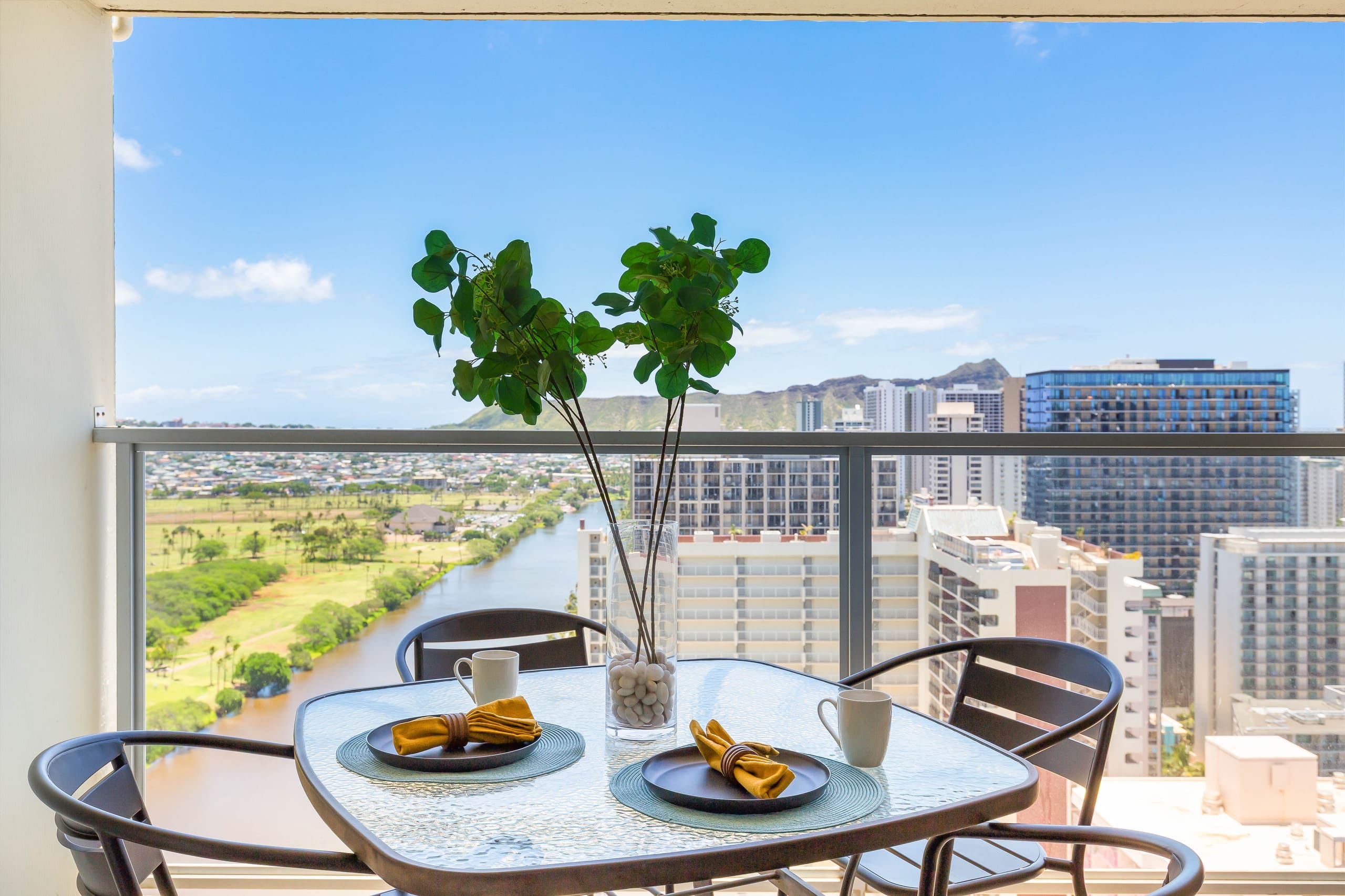 Condo in Honolulu · ★5.0 · 1 bedroom · 2 beds · 1 private bath - Image 22