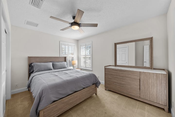 Spálňa s manželskou posteľou [BR3] 1 manželská posteľ