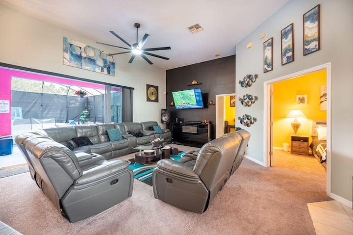 Colorful Casa!- Pool & Lakeviews - 대븐포트