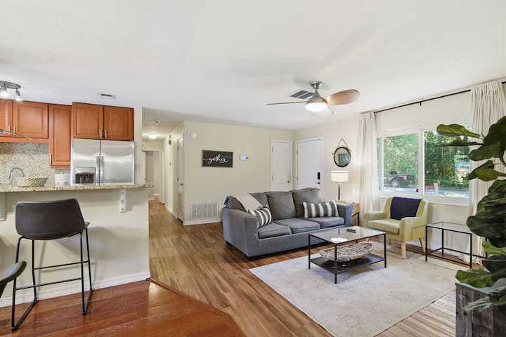 Dog Friendly 3-br Retreat Near Uf & Downtown - Gainesville, FL