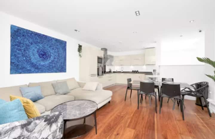 Modern 3 Bed 2 Bath Townhouse Near Shoreditch - London, UK