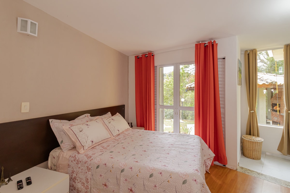 חדר נעים ונוח למנוחה