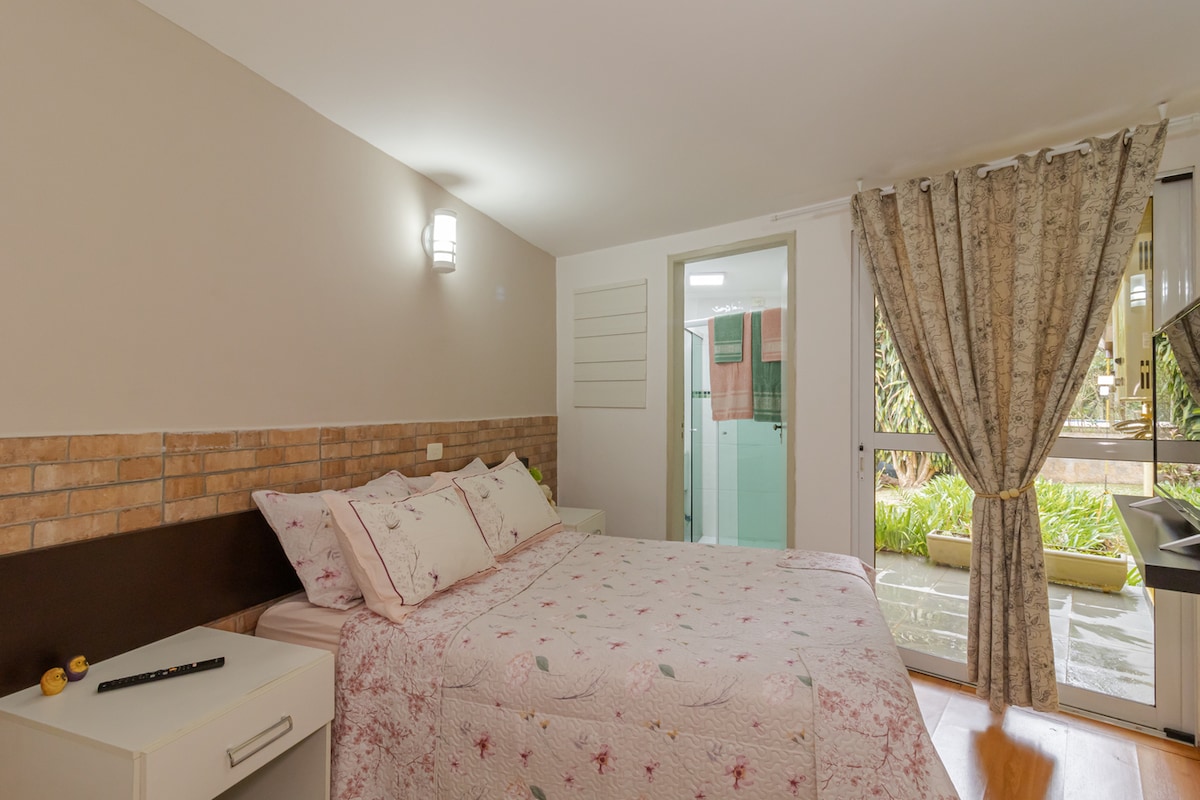 סוויטה נעימה עם פרטיות ונוחות