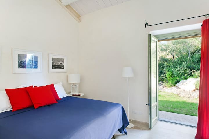 The second double-twin bedroom in the stables (bedroom 8). 
