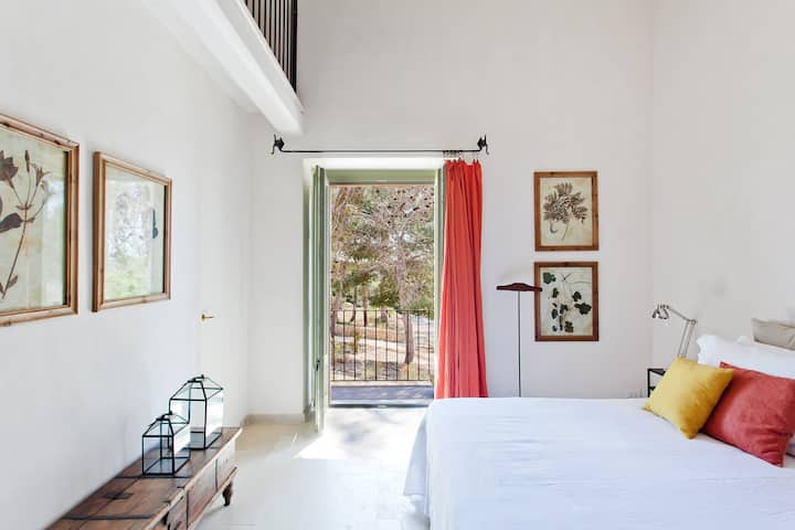 The third double bedroom on the ground floor of the main house (bedroom 3). 