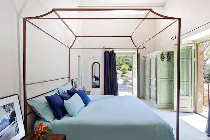 The second double bedroom on the ground floor of the main house (bedroom 2). 