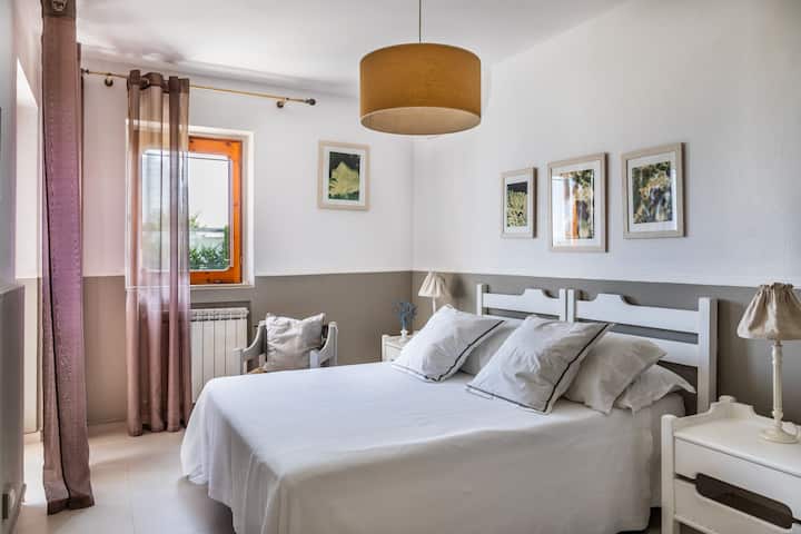 Uno de los dormitorios dobles (dormitorio 2).