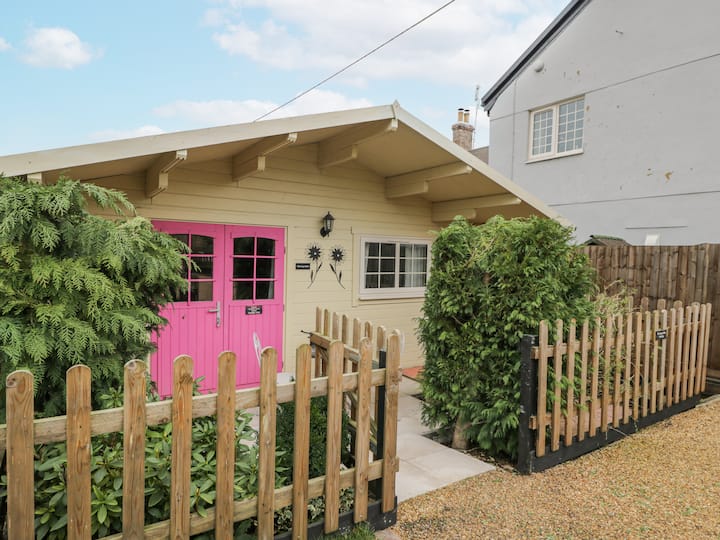 The Log Cabin - Calne