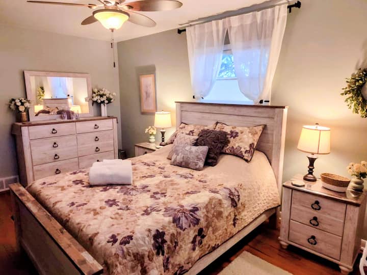 Hlavná spálňa s manželskou posteľou