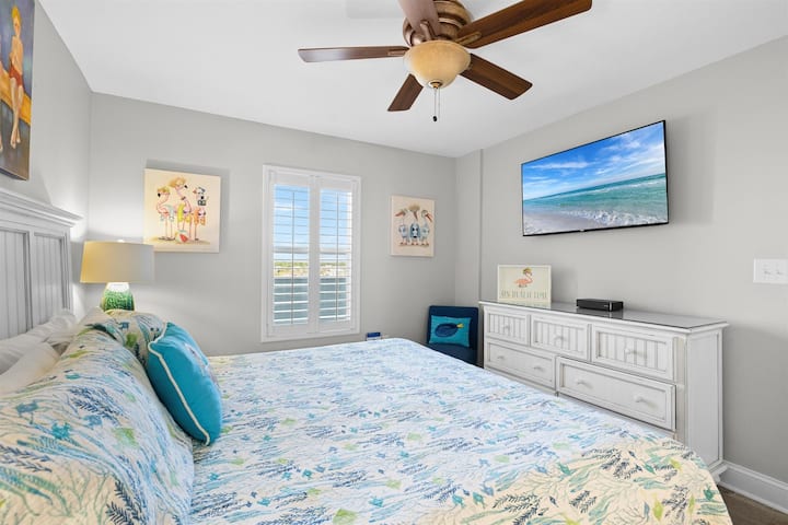 Chumba kikuu cha kulala chenye televisheni janja ya "50"