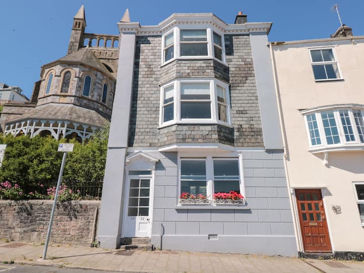 Flat 1, 32 Newcomen Road - Dartmouth