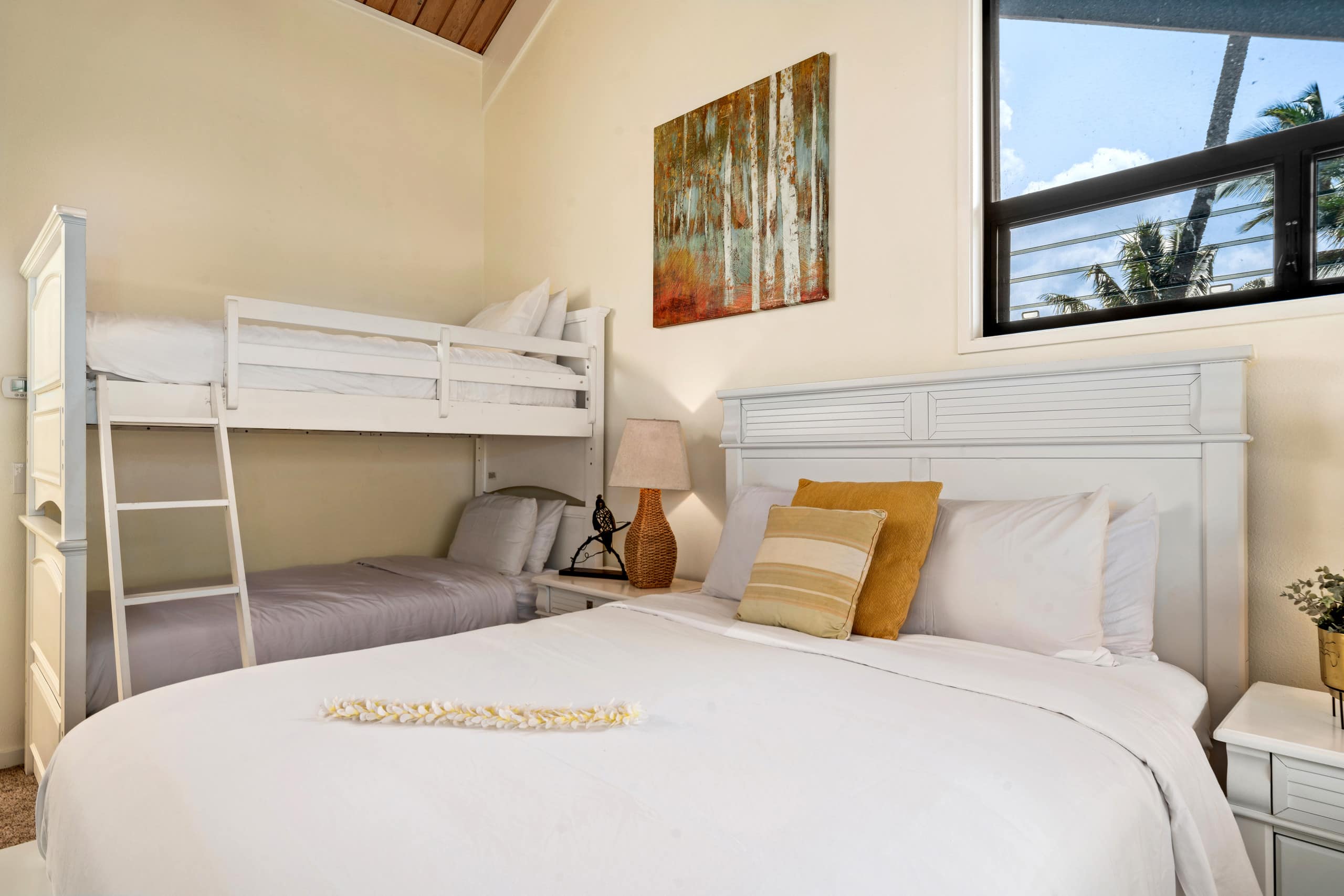 Condo in Lahaina · ★5.0 · 2 bedrooms · 4 beds · 2 baths - Image 13