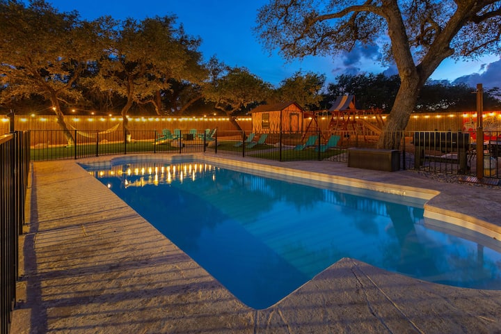 Jungle Haven, Heated Pool, Hot Tub, Playscape, Fun - Johnson City, TX