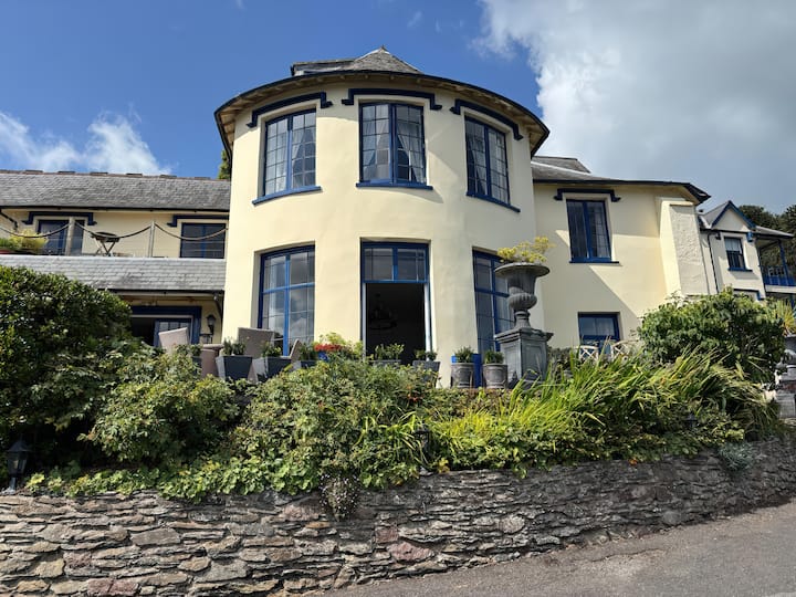 Bayview Tower - Lynton