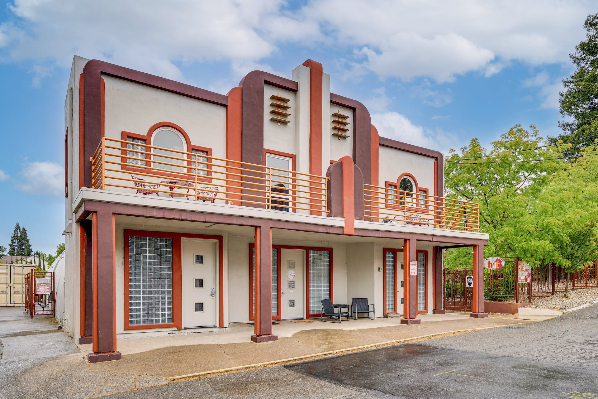 Easily Explore Fair Oaks Village! Unique Condo