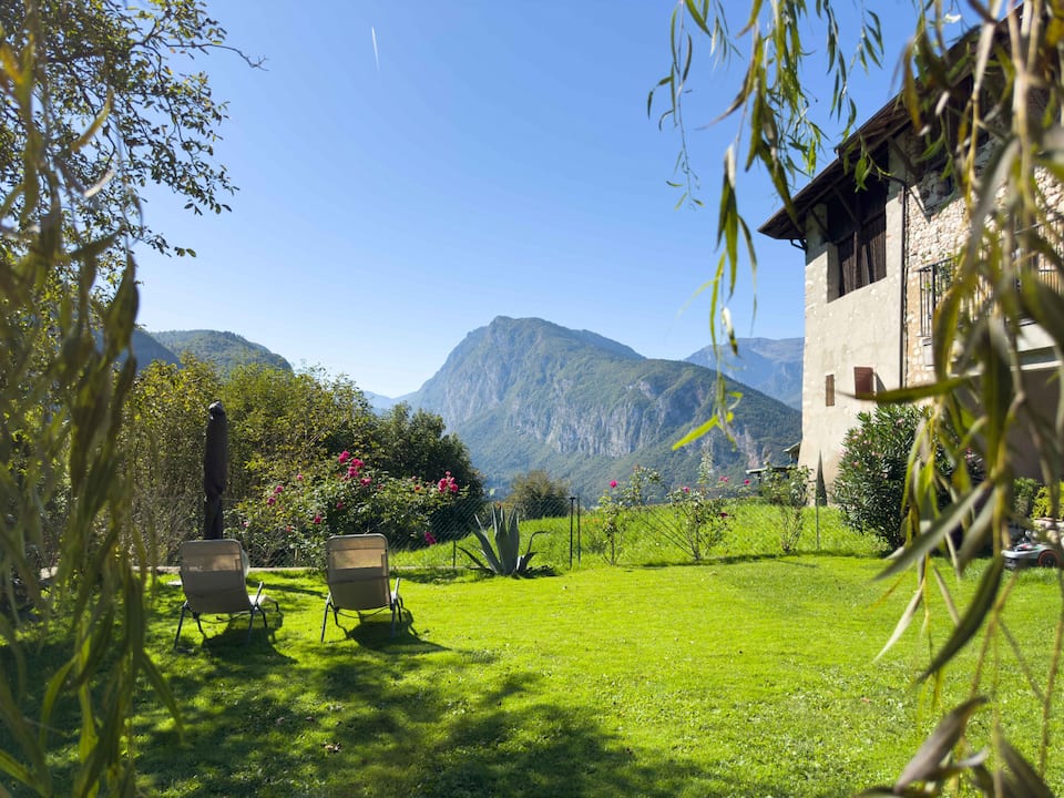 Al Veciarin, a quiet flat in the Trentino valleys, Lundo, Trentino, Italy, photo 6 of 10