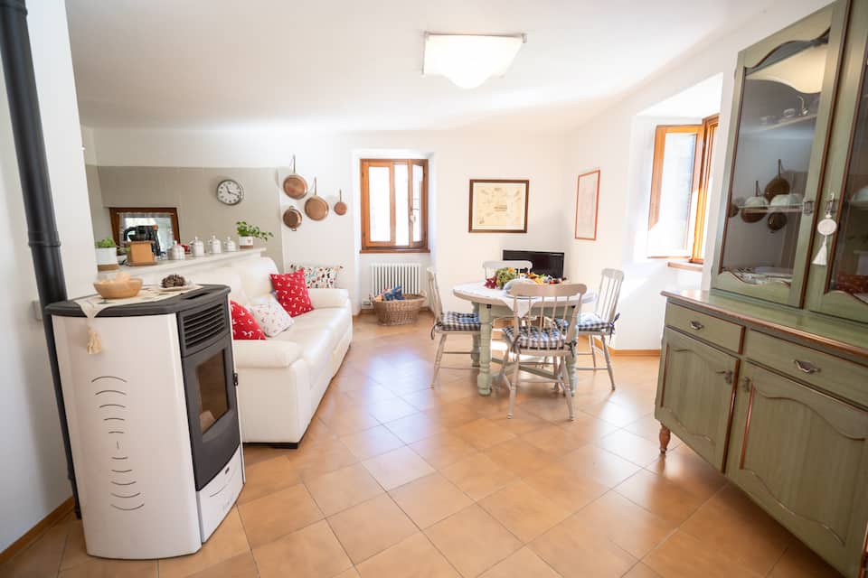 Al Veciarin, a quiet flat in the Trentino valleys, Lundo, Trentino, Italy, photo 10 of 10