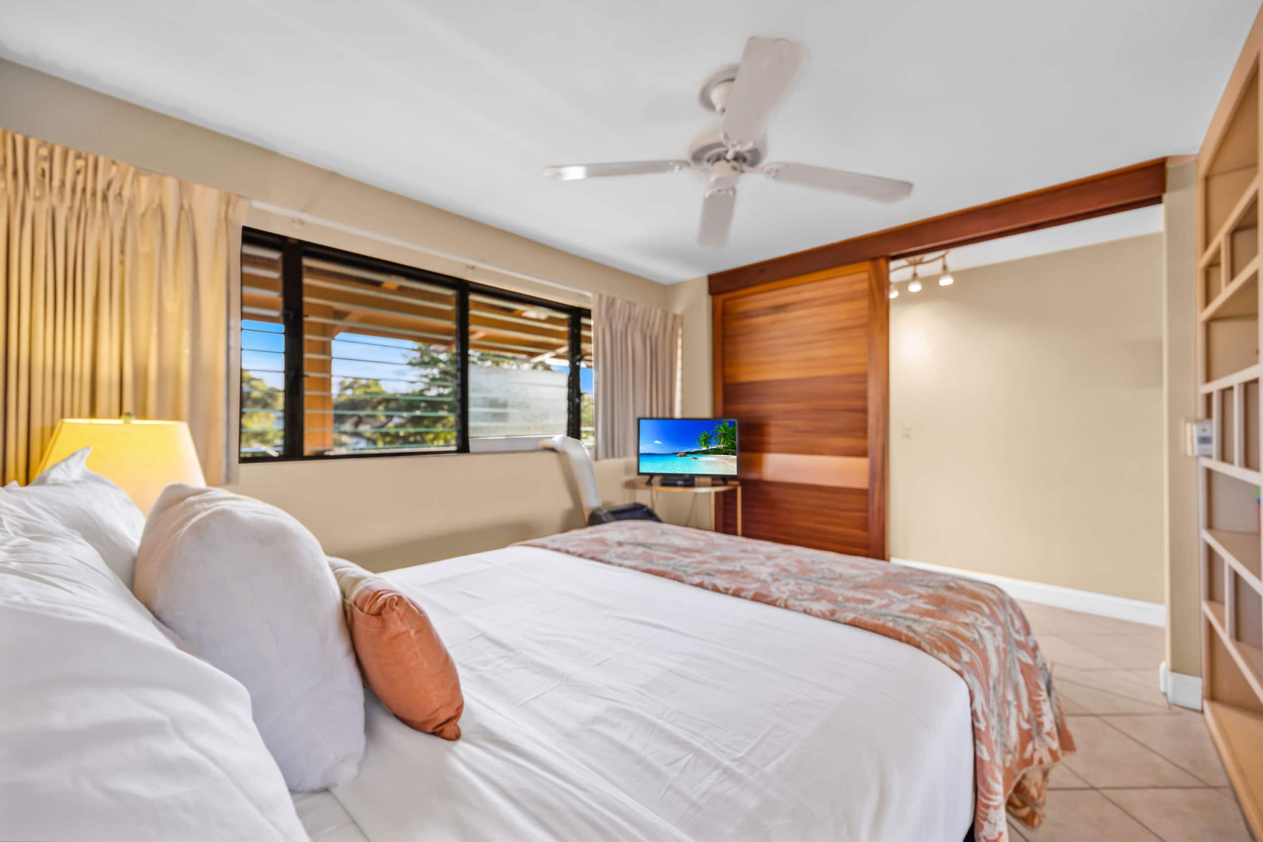 Condo in Kihei · ★4.6 · 2 bedrooms · 2 beds · 2 baths - Image 14