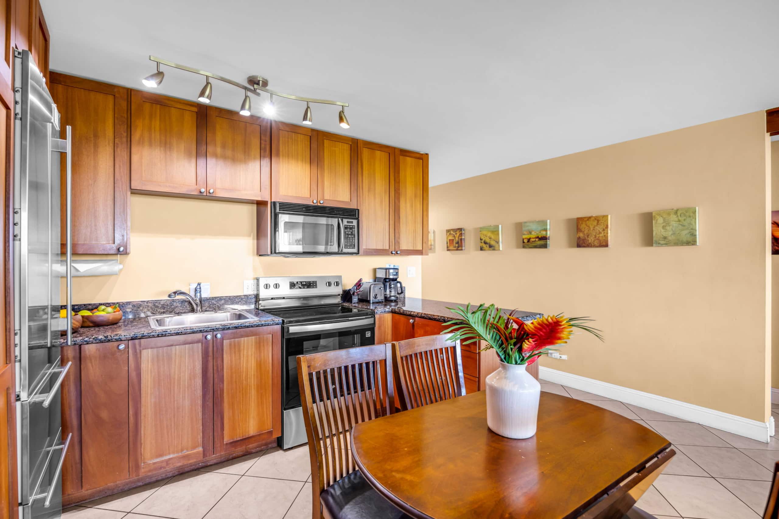 Condo in Kihei · ★4.6 · 2 bedrooms · 2 beds · 2 baths - Image 4