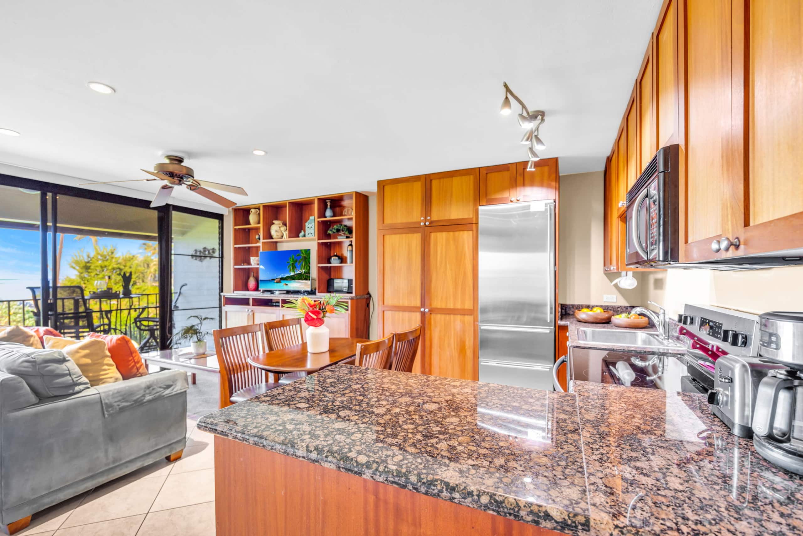 Condo in Kihei · ★4.6 · 2 bedrooms · 2 beds · 2 baths - Image 2