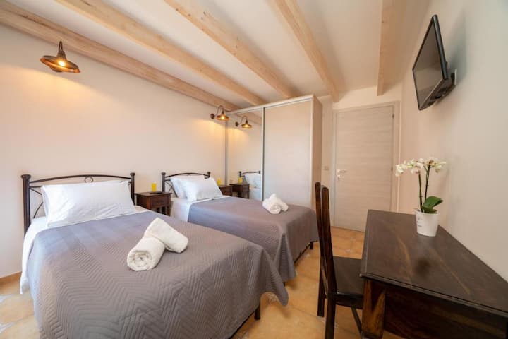 Habitación doble con buen gusto