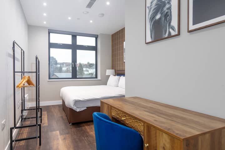 Slaapkamer 2 met super kingsize bed