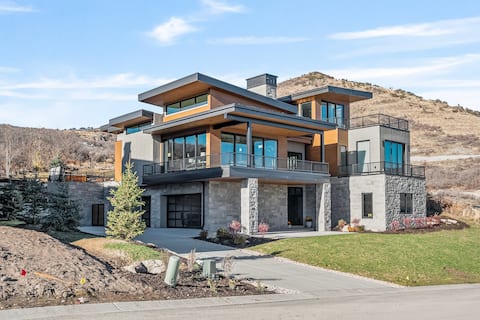 6BR SkyRidge- HotTub-Sauna, Views, Golf, Sleeps 16