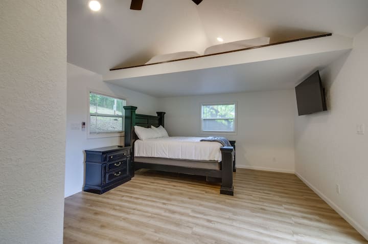 סטודיו לופט בחדר שינה | מקום מפלט מרווח עם נגיעות מודרניות