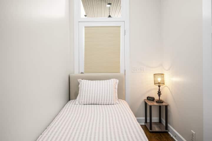 ห้องนอน 1 - ชั้นหลักเตียงคู่