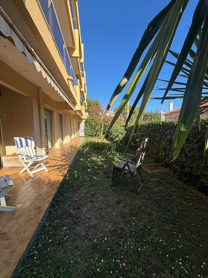 Appartement Charmant Avec Jardin à Antibes - Antibes