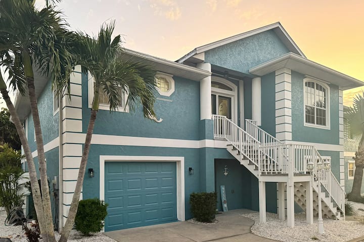 Beachside Duplex: Gulf Views & Free Bikes - Englewood, FL