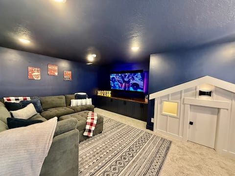 Wasatch View Getaway | Theater & Spa Suite