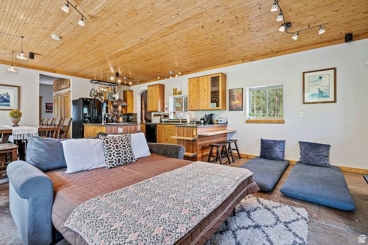 Rustic 5br Retreat | Hot Tub, Near Park City - East Canyon State Park, Morgan